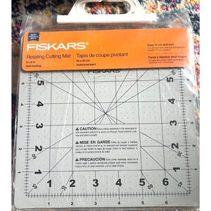 Fiskars Rotating Cutting‎ Mat 8" x 8" Self Healing Gray 1065501 New